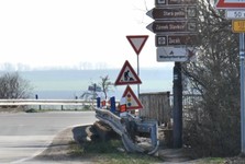 Nepříjemné omezení mezi Rohlenkou a Holubicemi. Dopravu tam kvůli opravě silnice řídí semafory